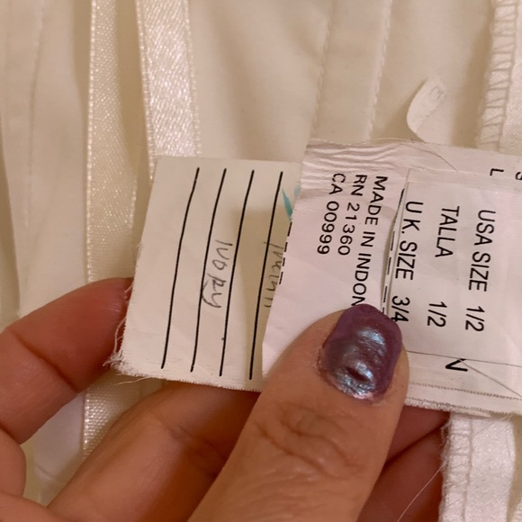 Beautiful Wedding Dress - Picture 13 of 16